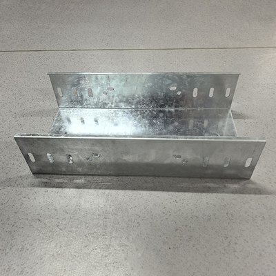 Commercial HDG GI Cable Tray Weather Resistance 300 lbs