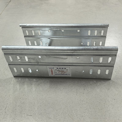 Hot Dipped Galvanized 50x50 Cable Tray Trunking Raceway Medium Duty